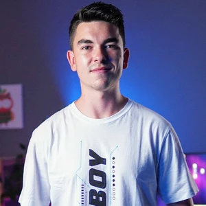 Tvůrce RealGeek